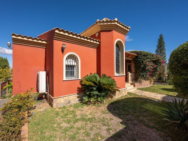 5 Makuuhuoneen Huvila Alhaurín de la Torre