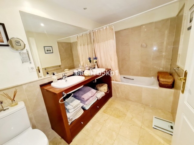 Penthouse avec 2 Chambres  à New Golden Mile