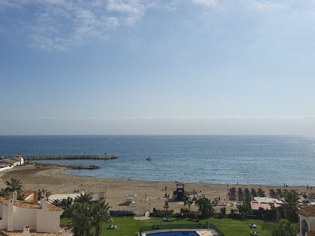 Ático con 3 Dormitorios  en Puerto de Cabopino