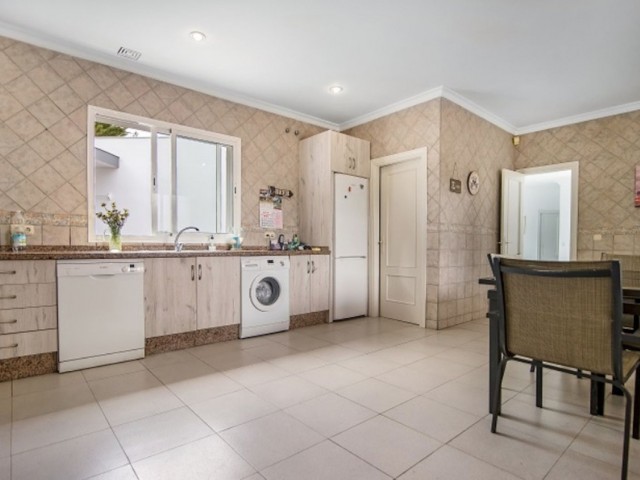 5 Bedrooms Villa in Sotogrande Alto