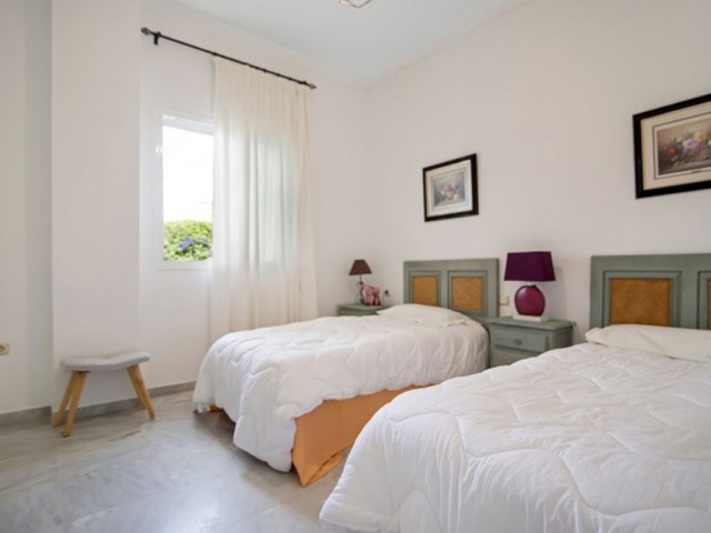 5 Bedrooms Villa in Sotogrande Alto