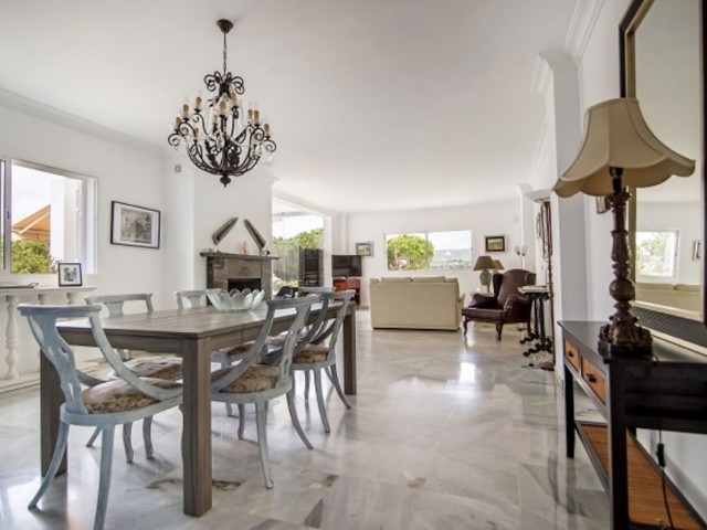5 Bedrooms Villa in Sotogrande Alto