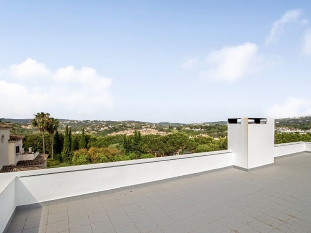 5 Bedrooms Villa in Sotogrande Alto