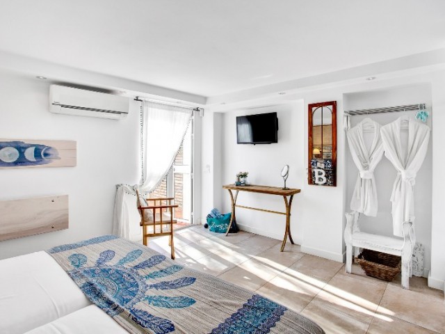 Villa avec 6 Chambres  à Marbesa