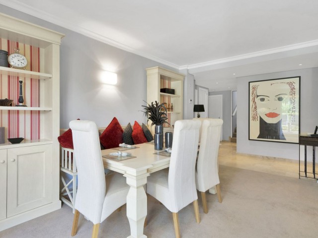 Apartamento con 3 Dormitorios  en La Quinta