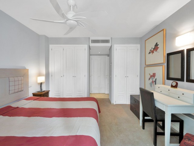 Apartamento con 3 Dormitorios  en La Quinta