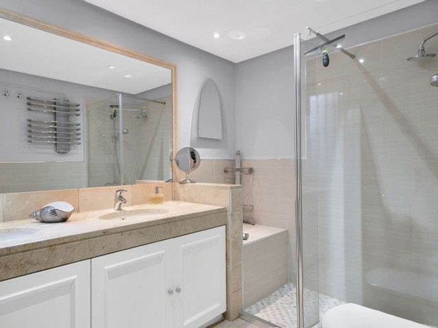 Apartamento con 3 Dormitorios  en La Quinta
