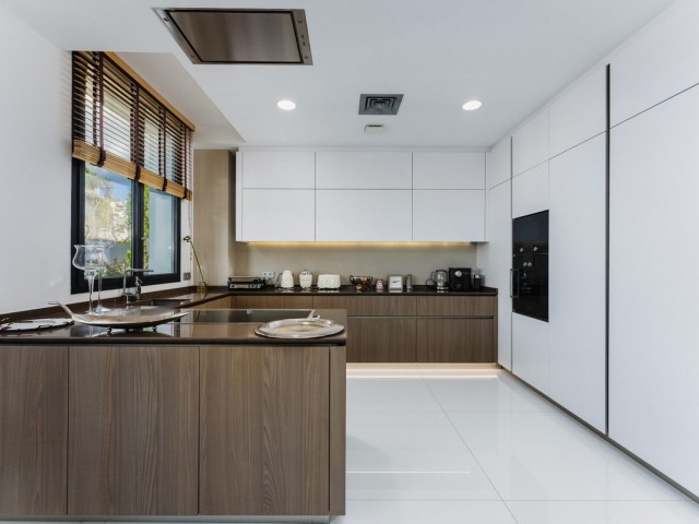 4 Bedrooms Apartment in Sierra Blanca