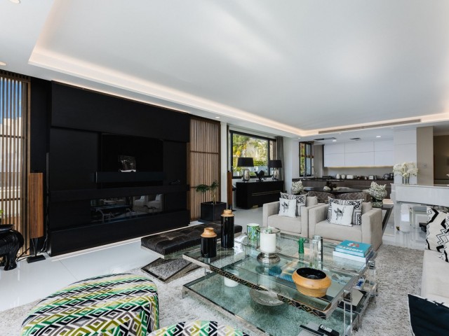 4 Bedrooms Apartment in Sierra Blanca