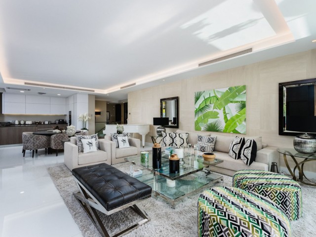 4 Bedrooms Apartment in Sierra Blanca