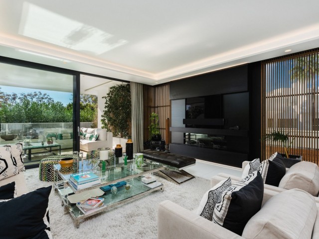 4 Bedrooms Apartment in Sierra Blanca