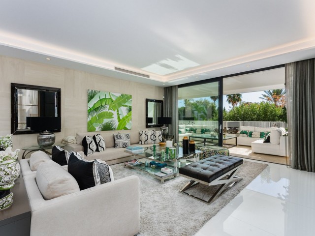 4 Bedrooms Apartment in Sierra Blanca