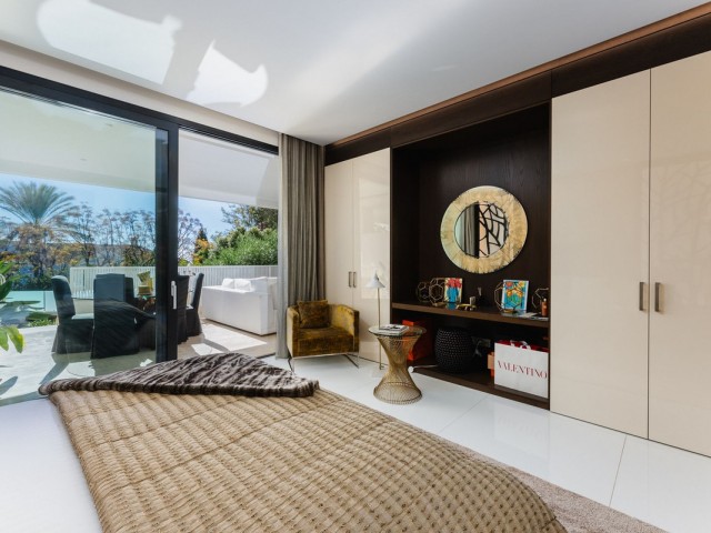4 Bedrooms Apartment in Sierra Blanca