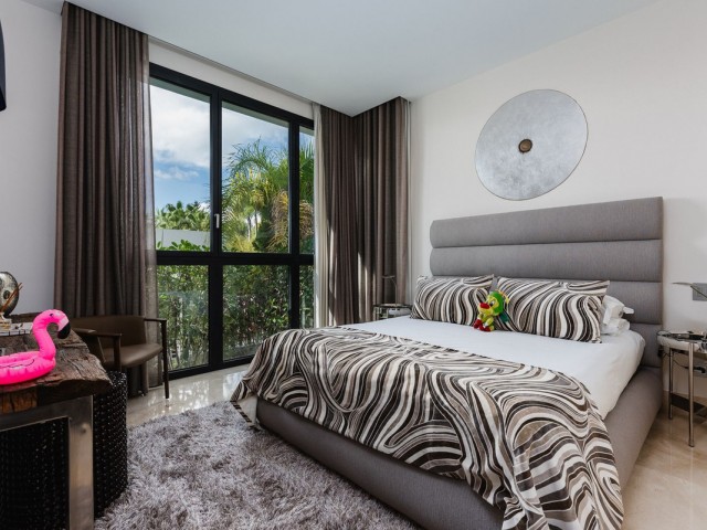 4 Bedrooms Apartment in Sierra Blanca