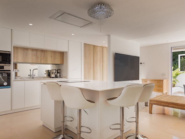 Townhouse, Nueva Andalucia, R4872061
