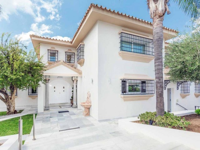 6 Slaapkamer Villa in Río Real