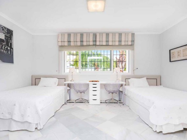 6 Makuuhuoneen Huvila Río Real