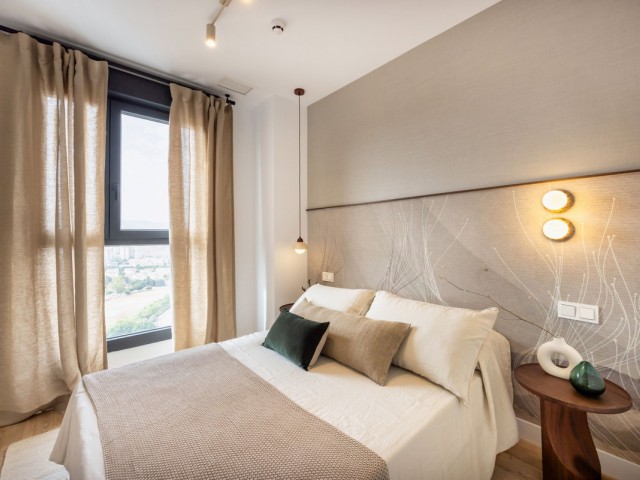 Apartamento con 4 Dormitorios  en Málaga Centro