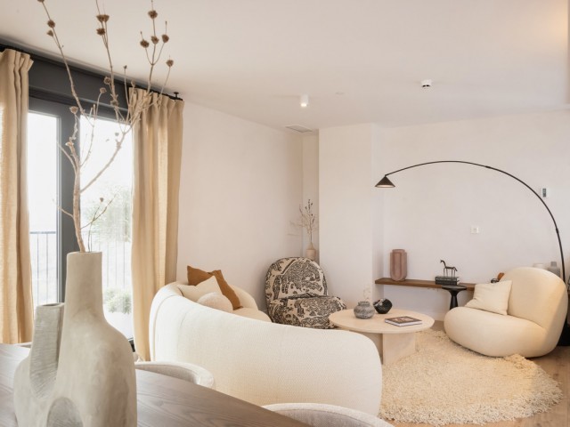 Apartamento con 4 Dormitorios  en Málaga Centro