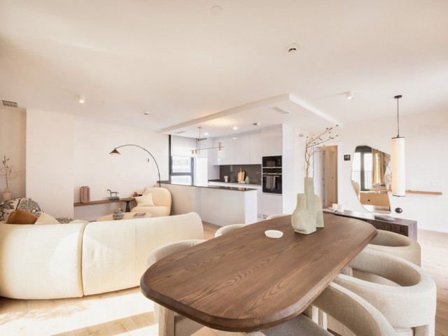 Apartamento con 4 Dormitorios  en Málaga Centro