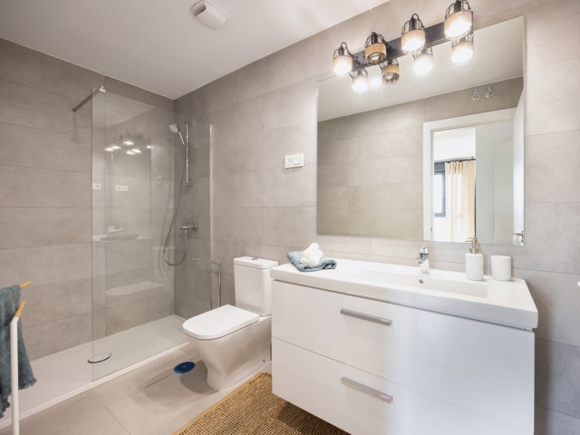 Apartamento con 4 Dormitorios  en Málaga Centro