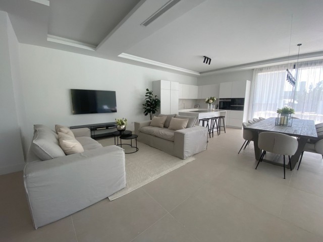 6 Sovrums Villa i Monte Halcones