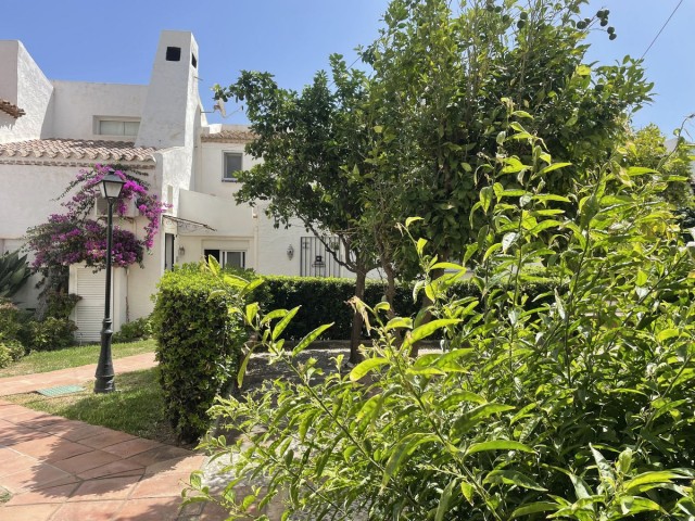 2 Bedrooms Apartment in Estepona