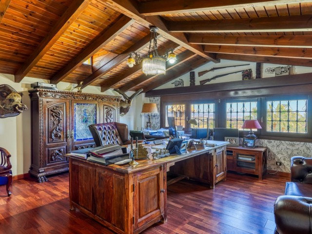 8 Soveroms Villa i Alhaurín de la Torre