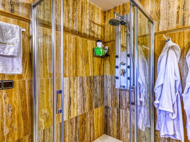 8 Soveroms Villa i Alhaurín de la Torre