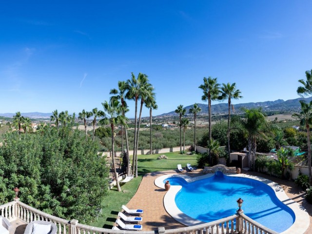 8 Slaapkamer Villa in Alhaurín de la Torre