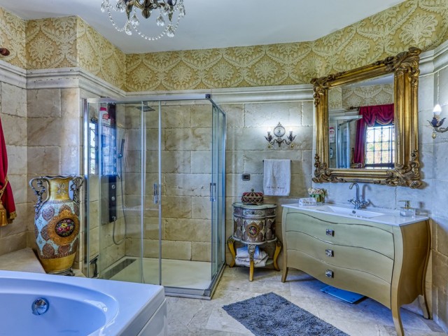 8 Slaapkamer Villa in Alhaurín de la Torre