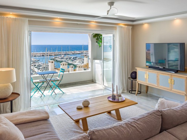 2 Bedrooms Apartment in Puerto Banús
