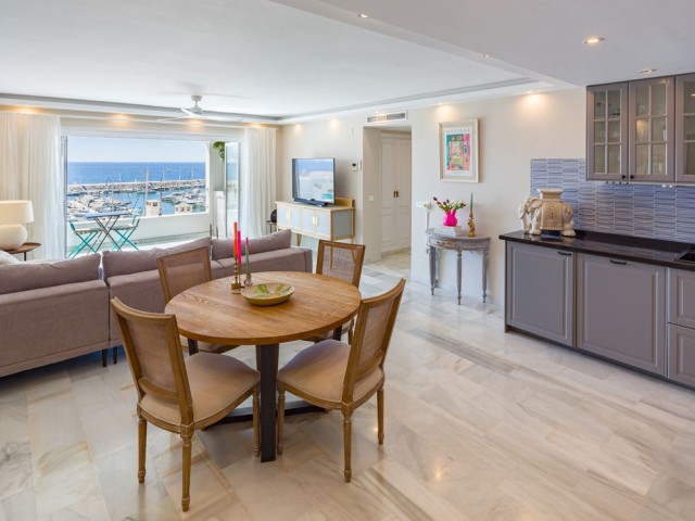 2 Bedrooms Apartment in Puerto Banús