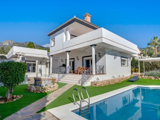 5 Bedrooms Villa in Marbella