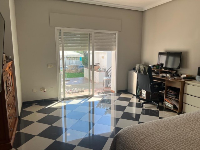 5 Bedrooms Villa in Marbella