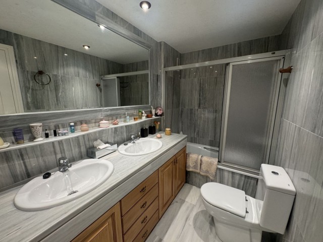Apartamento con 3 Dormitorios  en Las Chapas