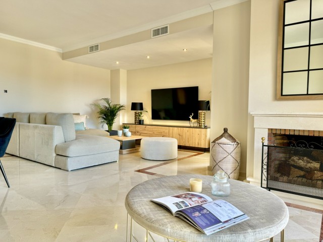 Apartamento con 3 Dormitorios  en San Roque Club