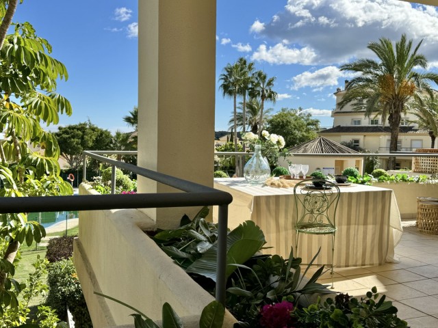 Apartamento con 3 Dormitorios  en San Roque Club