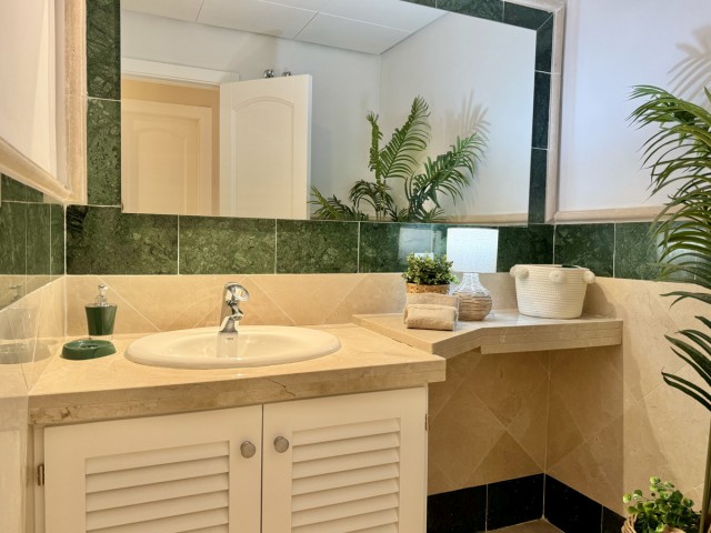 Apartamento con 3 Dormitorios  en San Roque Club