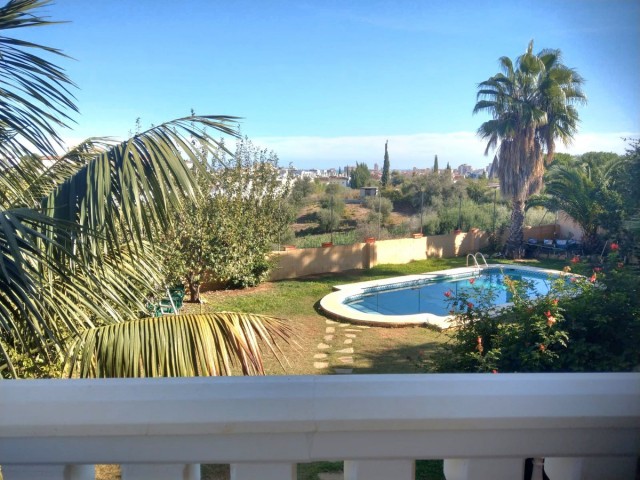 Villa con 4 Dormitorios  en Sierrezuela