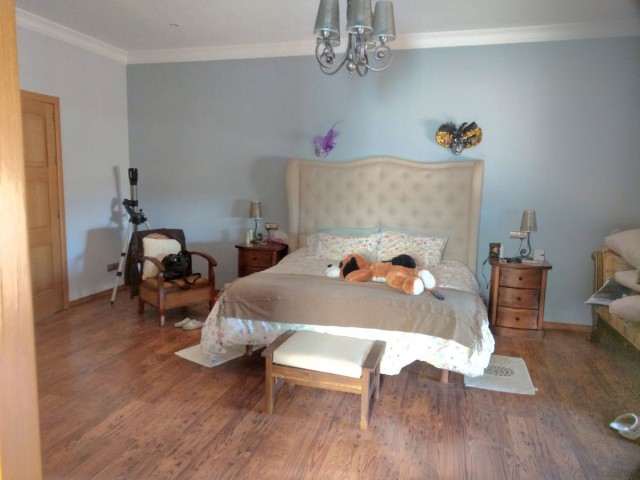 4 Bedrooms Villa in Sierrezuela