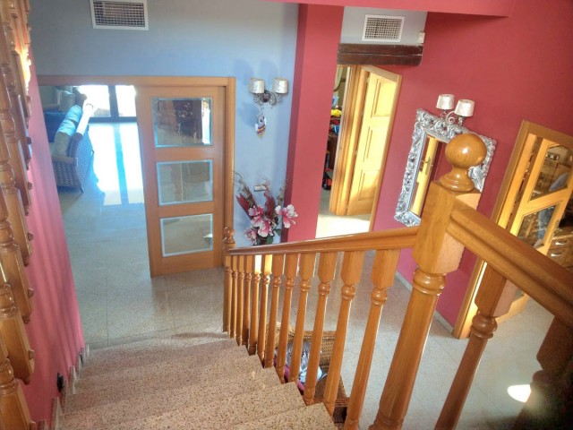 4 Bedrooms Villa in Sierrezuela