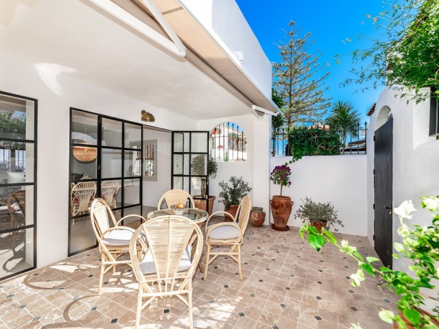 2 Bedrooms Townhouse in Marbella