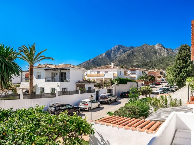 2 Bedrooms Townhouse in Marbella