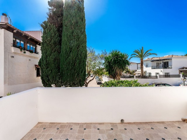 2 Bedrooms Townhouse in Marbella