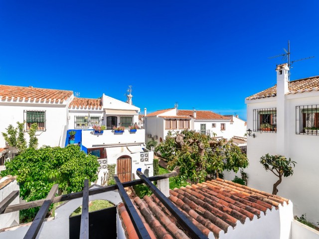 2 Bedrooms Townhouse in Marbella