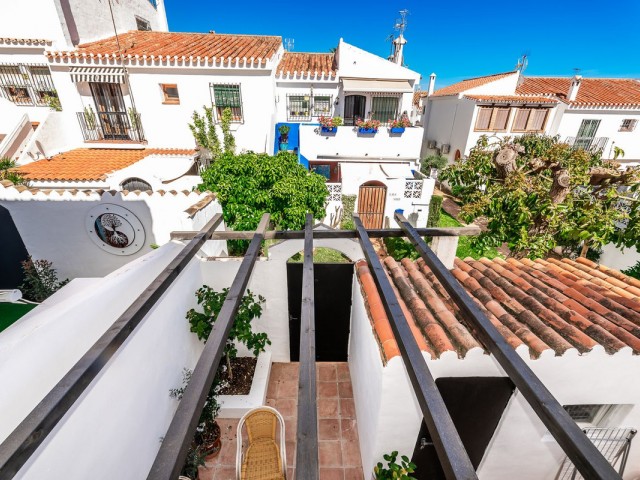 2 Bedrooms Townhouse in Marbella