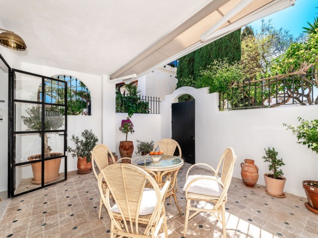 2 Bedrooms Townhouse in Marbella
