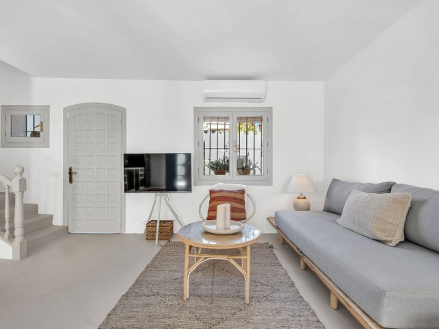 2 Bedrooms Townhouse in Marbella