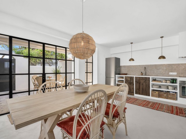 2 Bedrooms Townhouse in Marbella